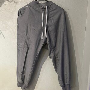 FIGS Women’s Zamora joggers. Size XL joggers. Graphite grey. In great condition.